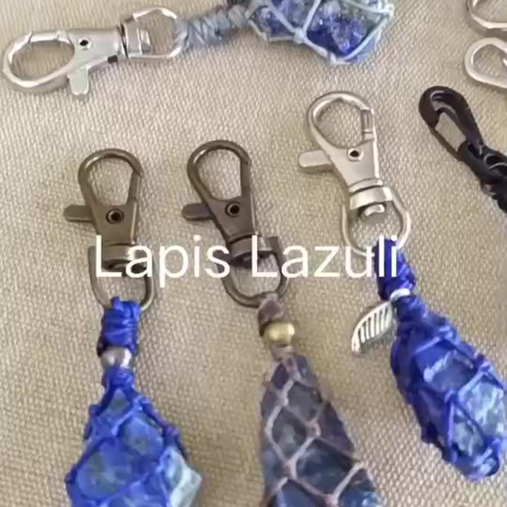 Llavero de lapislázuli - Amuleto de gema azul mística
