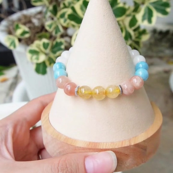 Cherie Lucky: Custom Birthstone Bracelets by Day