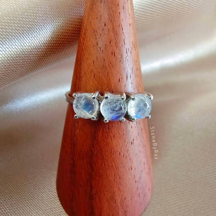 Moonstone Silver Ring - Mystical Elegance
