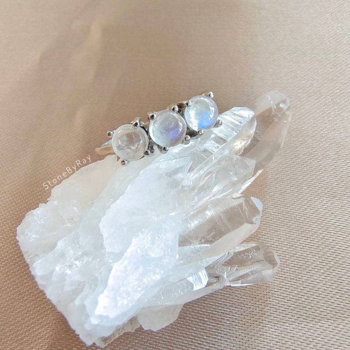 Moonstone Silver Ring - Mystical Elegance