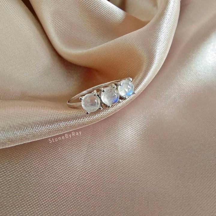 Moonstone Silver Ring - Mystical Elegance