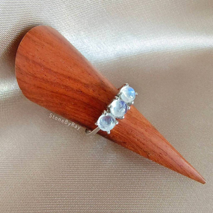 Moonstone Silver Ring - Mystical Elegance