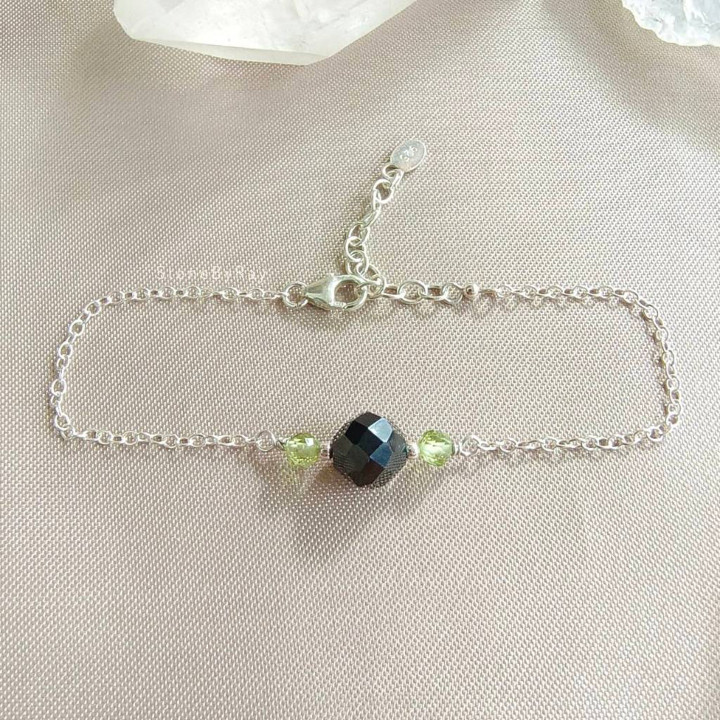 Bracelet en argent et spinelle noire | Design élégant et unique