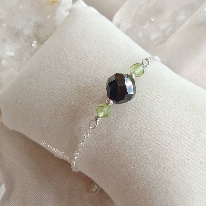Bracelet en argent et spinelle noire | Design élégant et unique