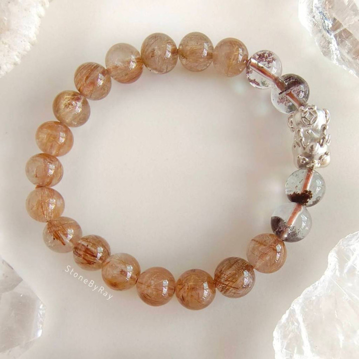 Bracelet porte-bonheur en soie : breloque Pi Xiu et pierre précieuse Pong Kham