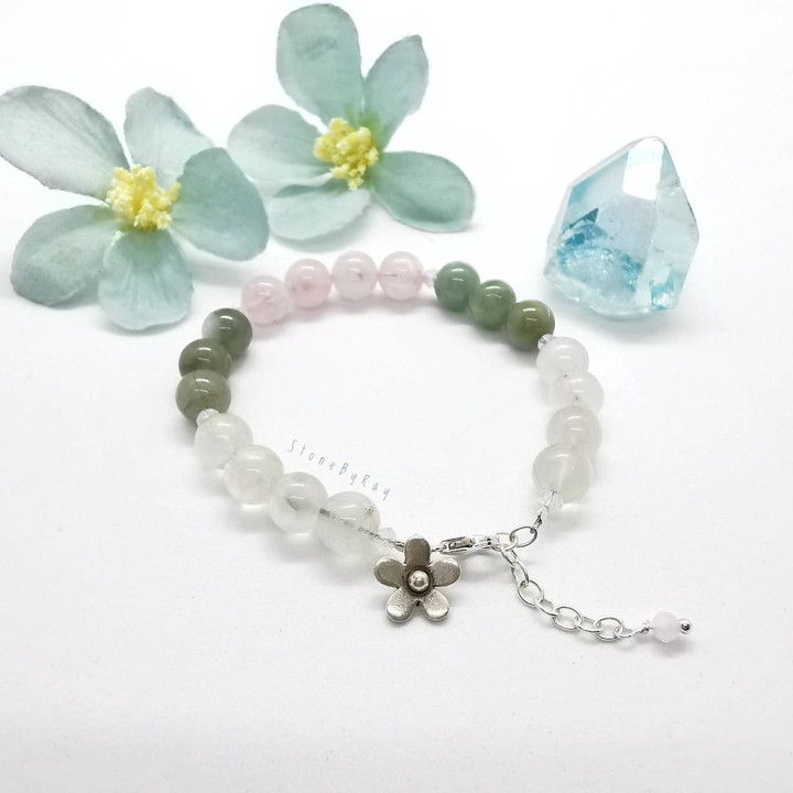 Bracelet bohème en jade avec quartz rose et pierre de lune