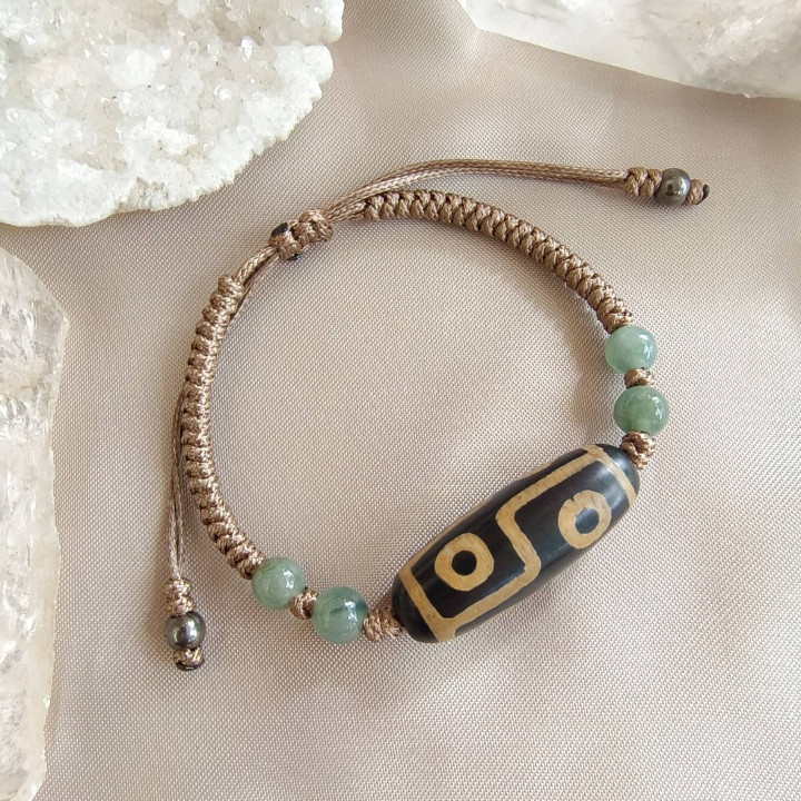 Tibetisches Dzi-Perlenarmband | Grüne Jade und Schutz