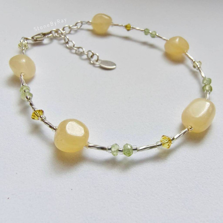 Silberarmband mit Calcit und Peridot – Stilvoller und heilsamer Edelsteinschmuck