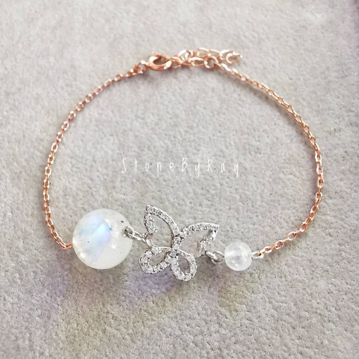 Moonstone Silver Bracelet | Celestial Beauty and Elegance