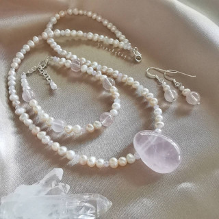 Rose Quartz and Pearl Necklace Set - Elegance and Radiance