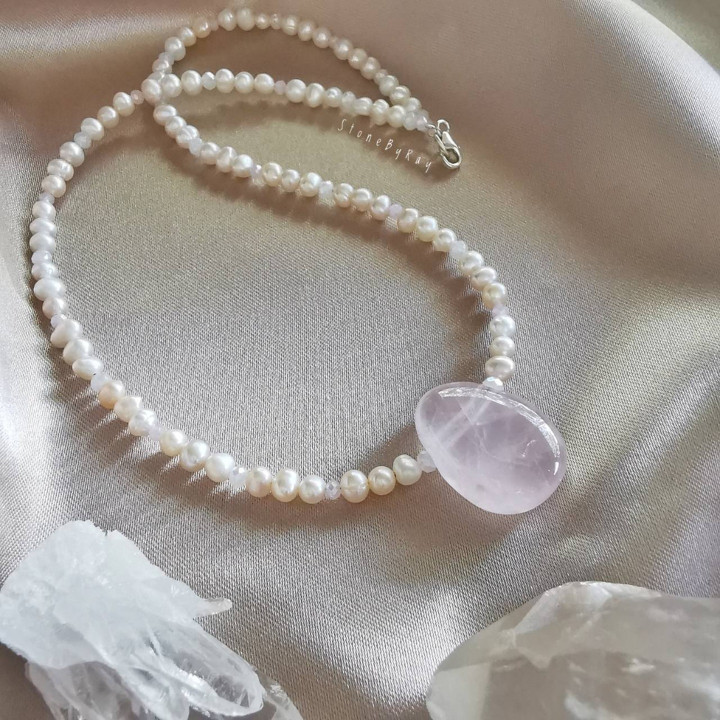 Rose Quartz and Pearl Necklace Set - Elegance and Radiance