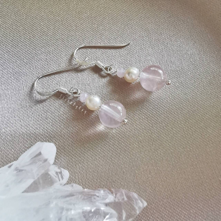 Rose Quartz and Pearl Necklace Set - Elegance and Radiance