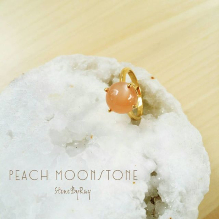 Moonstone Ring | Peach Glow | Sterling Silver Design