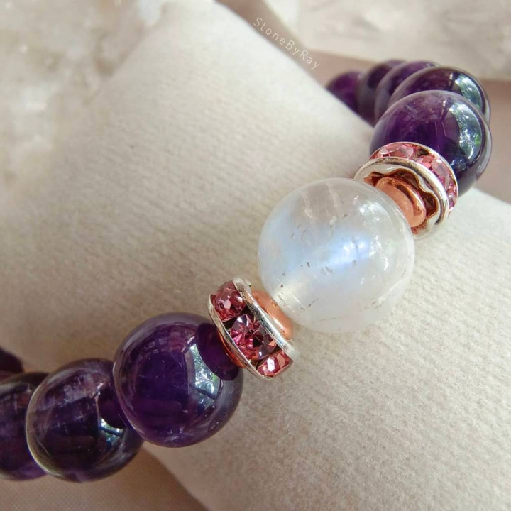 Amethyst and Moonstone Bracelet: Radiant Energy and Serenity