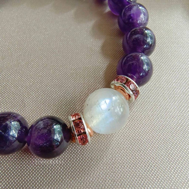 Amethyst and Moonstone Bracelet: Radiant Energy and Serenity