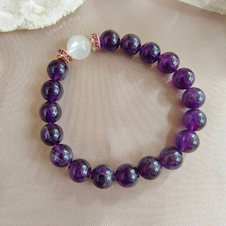 Amethyst and Moonstone Bracelet: Radiant Energy and Serenity