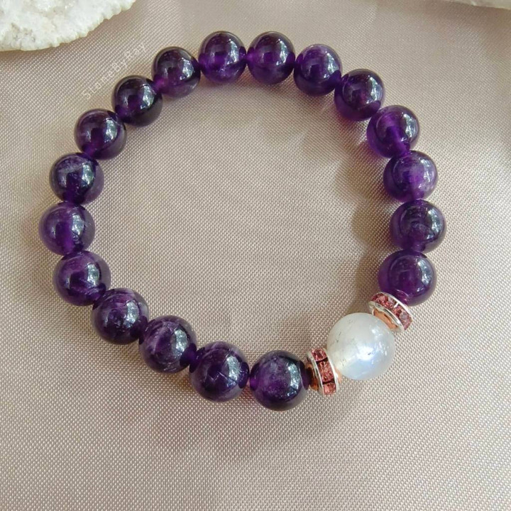 Amethyst and Moonstone Bracelet: Radiant Energy and Serenity