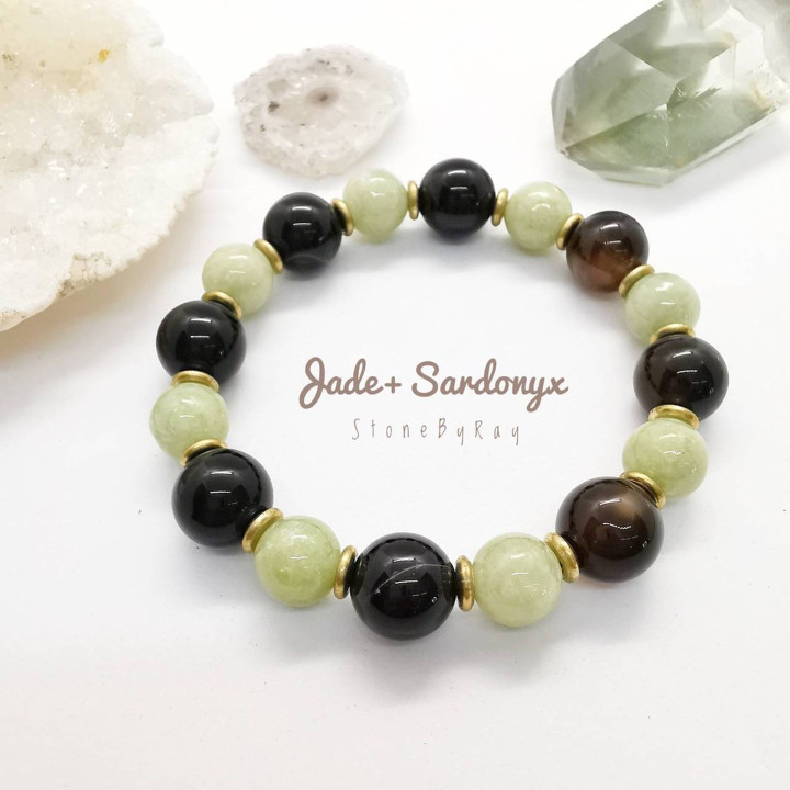 Armband aus Jade- und Sardonyxperlen – Natursteinschmuck