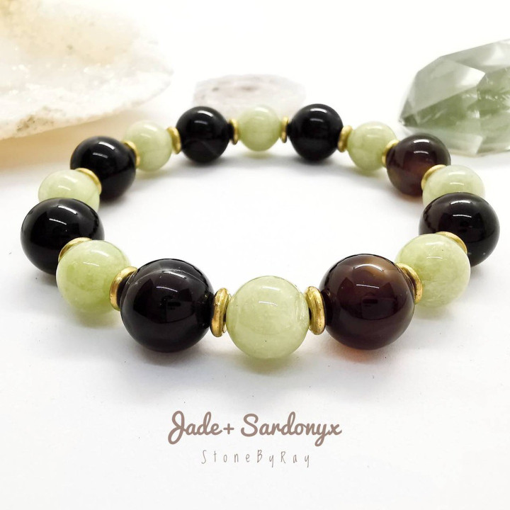 Armband aus Jade- und Sardonyxperlen – Natursteinschmuck
