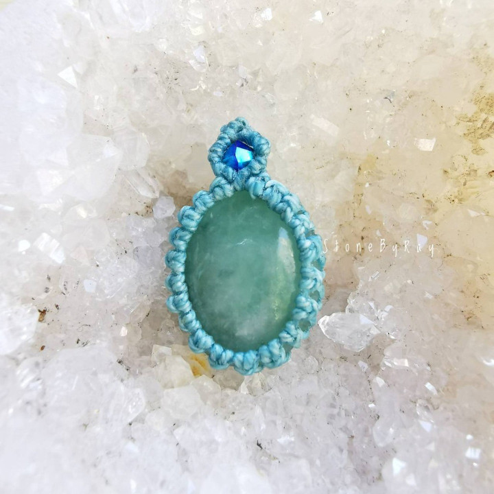 Natural Jade Pendant Necklace - Boho Style