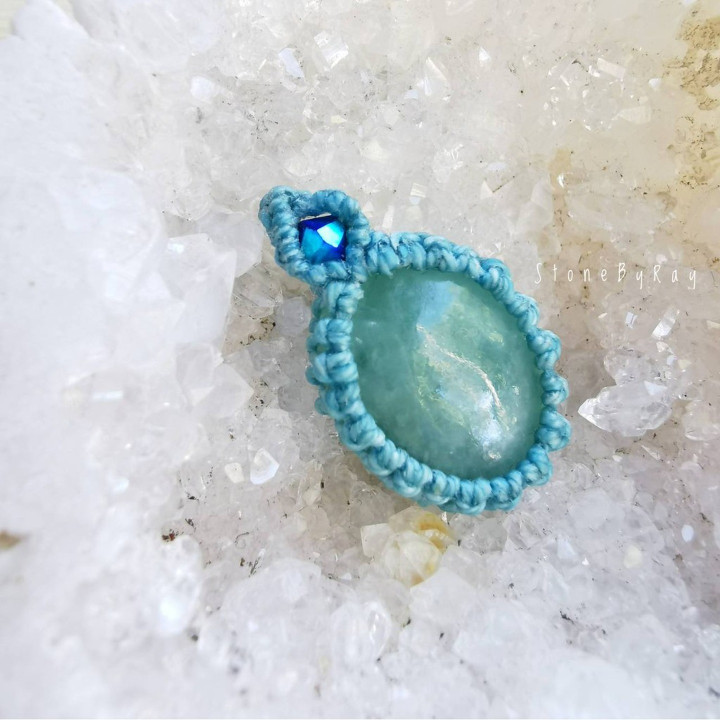 Natural Jade Pendant Necklace - Boho Style