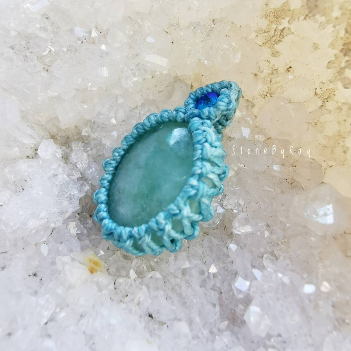 Natural Jade Pendant Necklace - Boho Style