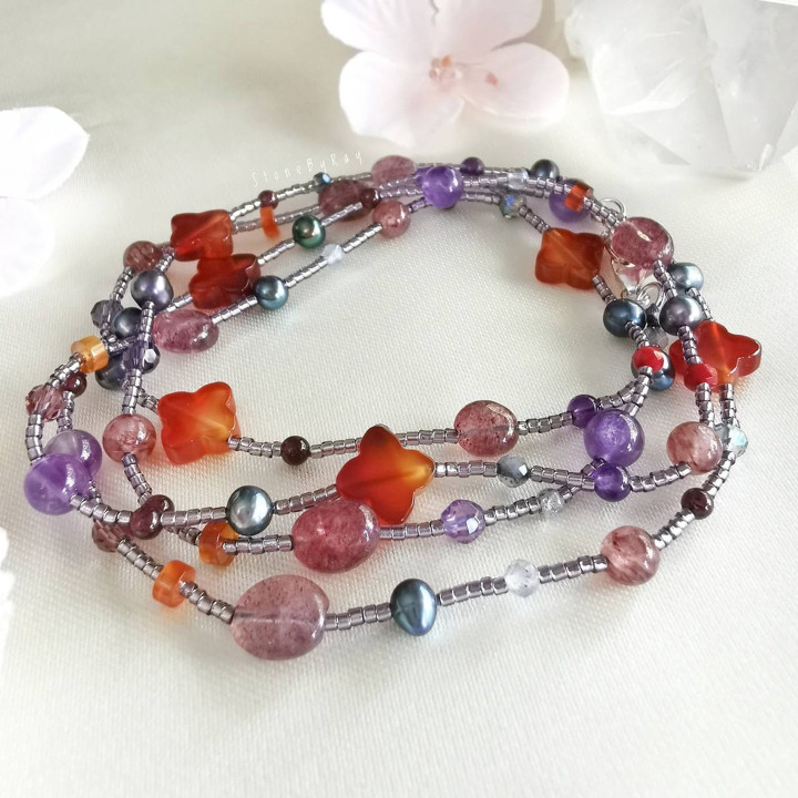 4-in-1 Stone Bracelet: Necklace, Bracelet and More!