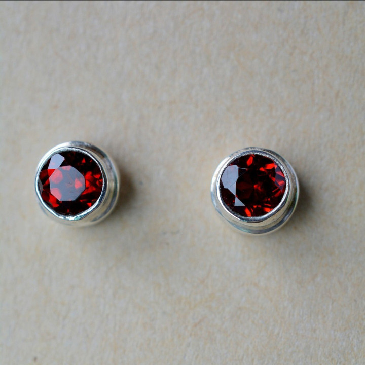 Elegant Silver Earrings with Sparkling Garnet Stones