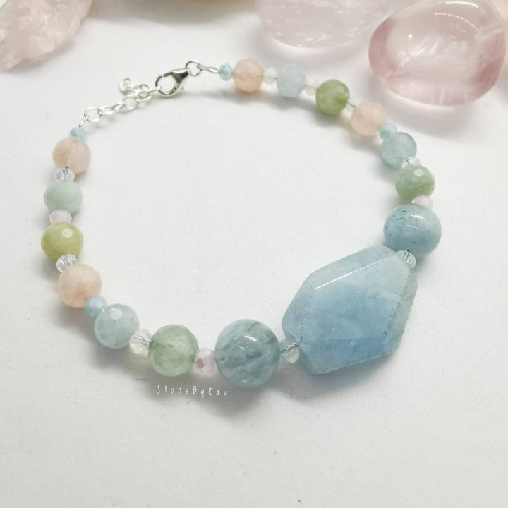 Armband aus Aquamarin und Beryll – Elegantes Mondstein-Schmuckstück