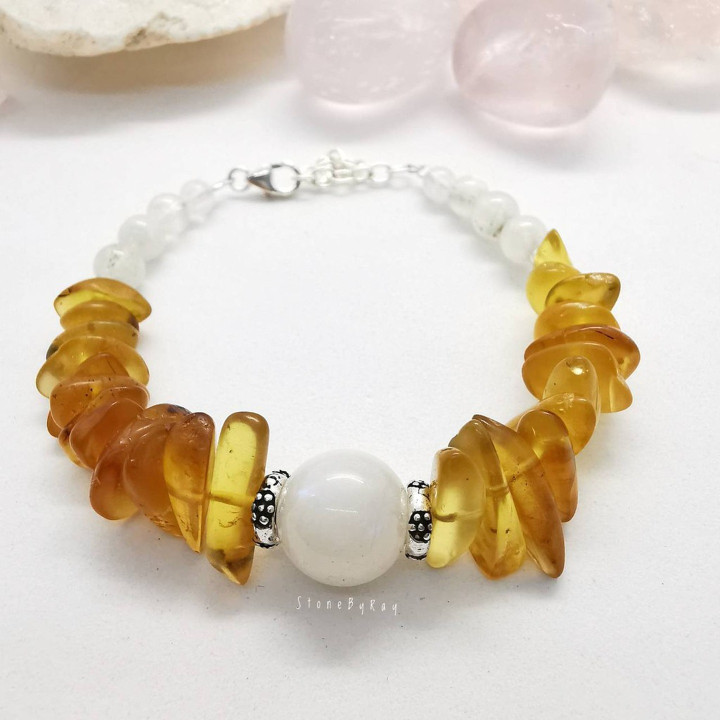 Moonstone and Amber Bracelet: Radiant Healing Energy