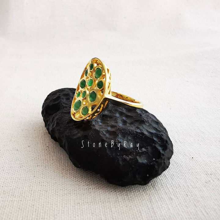 Elegant Jade Ring (RG-093) - Timeless Style and Natural Beauty