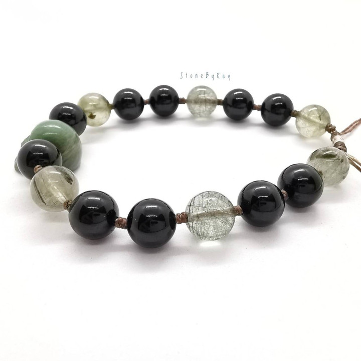 Armband aus grünem Jaspis, schwarzem Spinell und Rutilquarz
