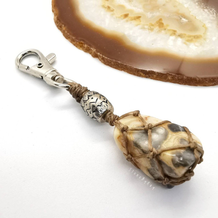 Crazy Lace Agate Keychain: Unique and Vibrant Style