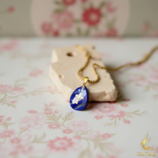 Blue Quartz Stone Pendant Necklace for Luck and Fortune