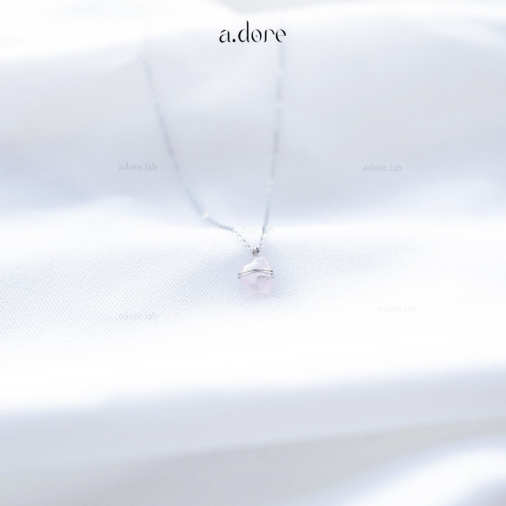 Rose Quartz Necklace: Zodiac Luck and Natural Beauty