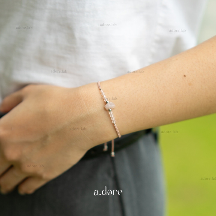 Pulsera de cuarzo rosa con dije | Sanación con piedras naturales