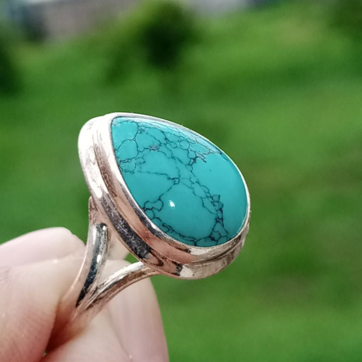 Anillo de turquesa auténtica en plata de ley