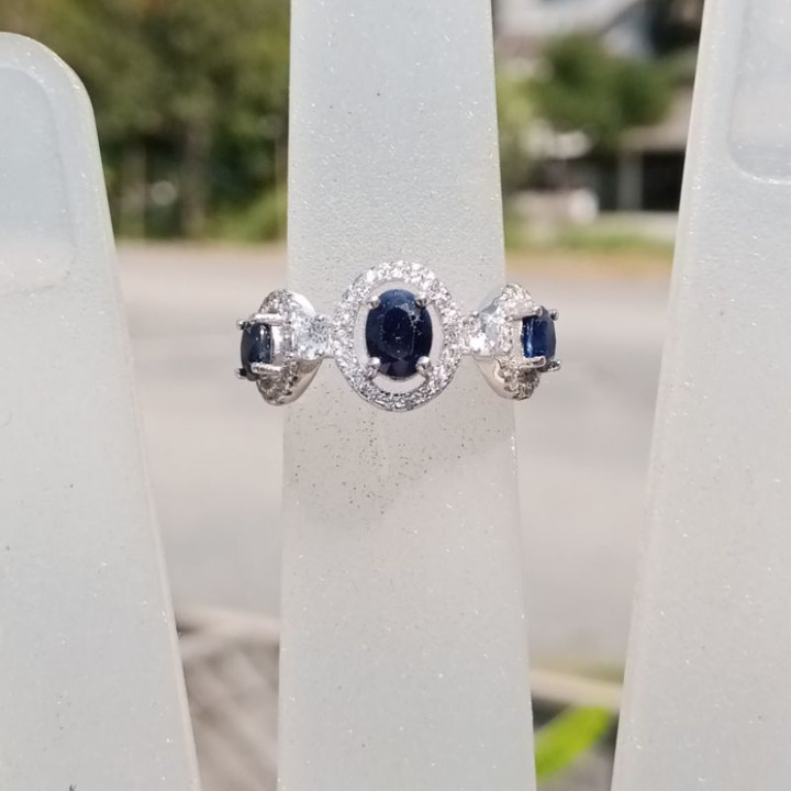 Antique Heated Sapphire Ring in 92.5 Sterling Silver