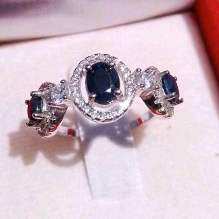 Antique Heated Sapphire Ring in 92.5 Sterling Silver