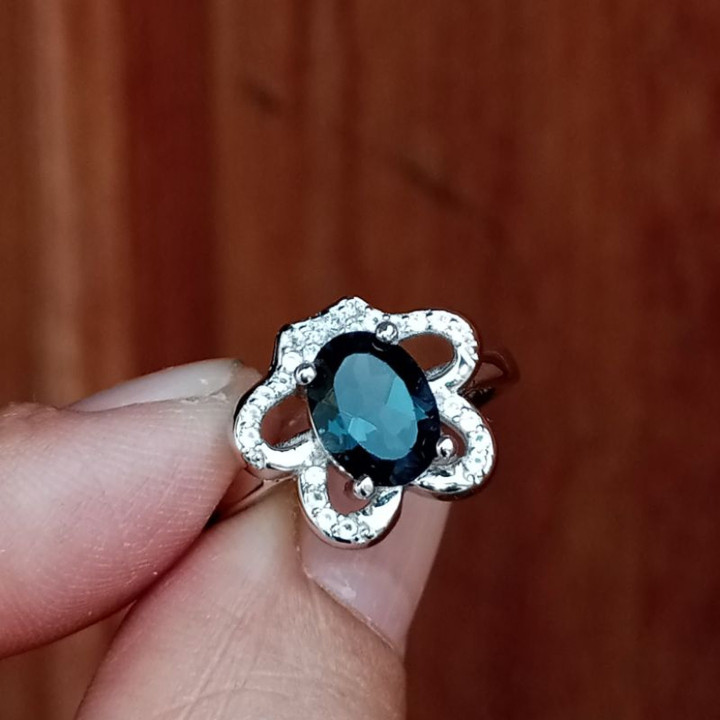 London Blue Topaz Ring in Sterling Silver (Size 5.15)