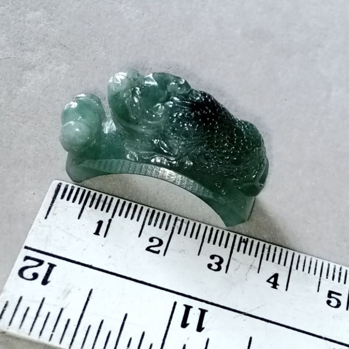 Burma Jade Pi Xiu Carving: Natural Jadeite for Good Fortune