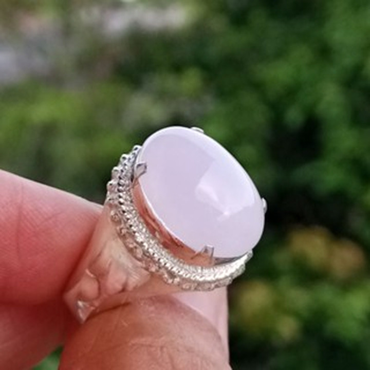 Echter Ring aus violettem Jade und Sterlingsilber (Größe 58)