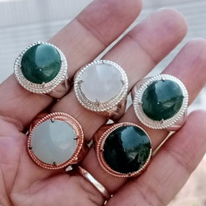 Authentischer burmesischer Jadeitring, Größe 55,5 (Typ A)