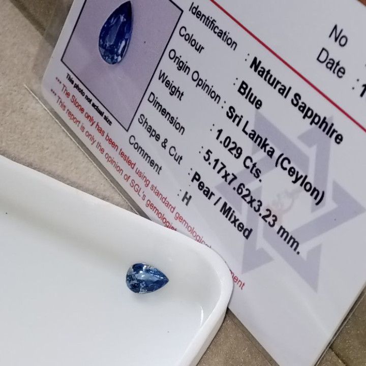 Certified 1.02ct Natural Ceylon Blue Sapphire