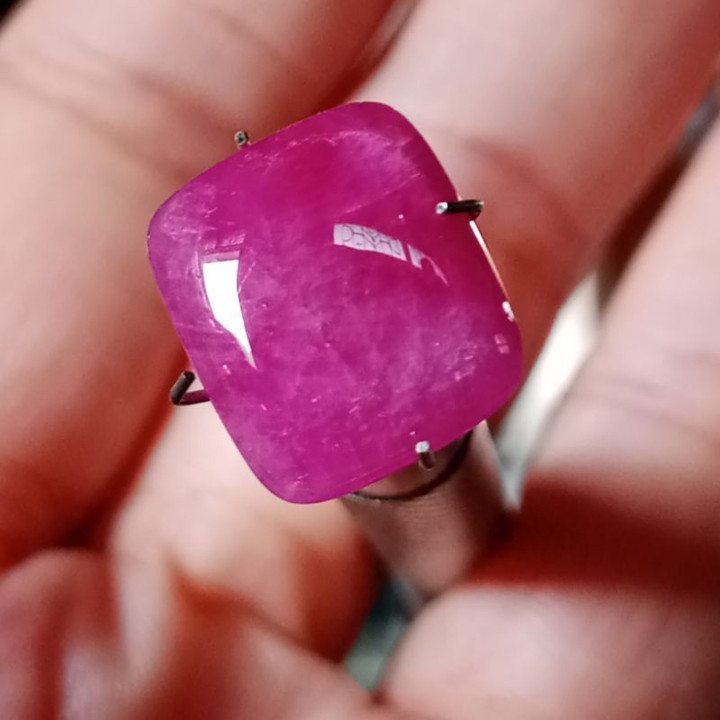 Burmese Ruby 5.42ct | GBL Certified Raw Gemstone