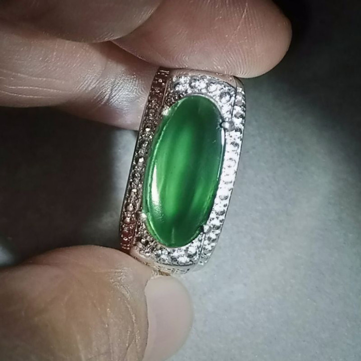 Elegant Burmese Jade Ring (Size 61, Natural Type A)