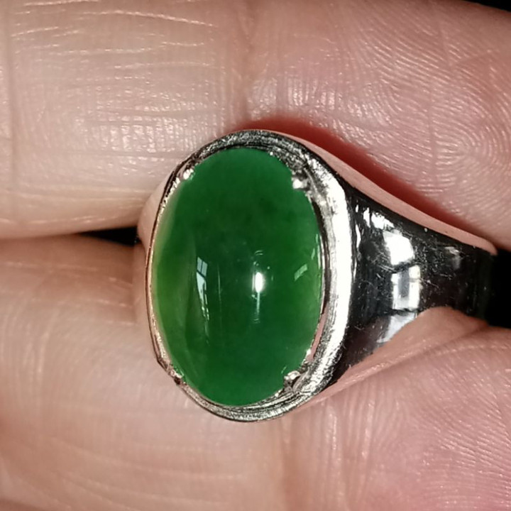 Genuine Burmese Jade Ring in Sterling Silver | Size 58