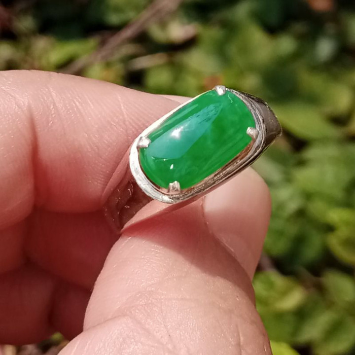 Genuine Burmese Jade Ring in Sterling Silver (Size 58)