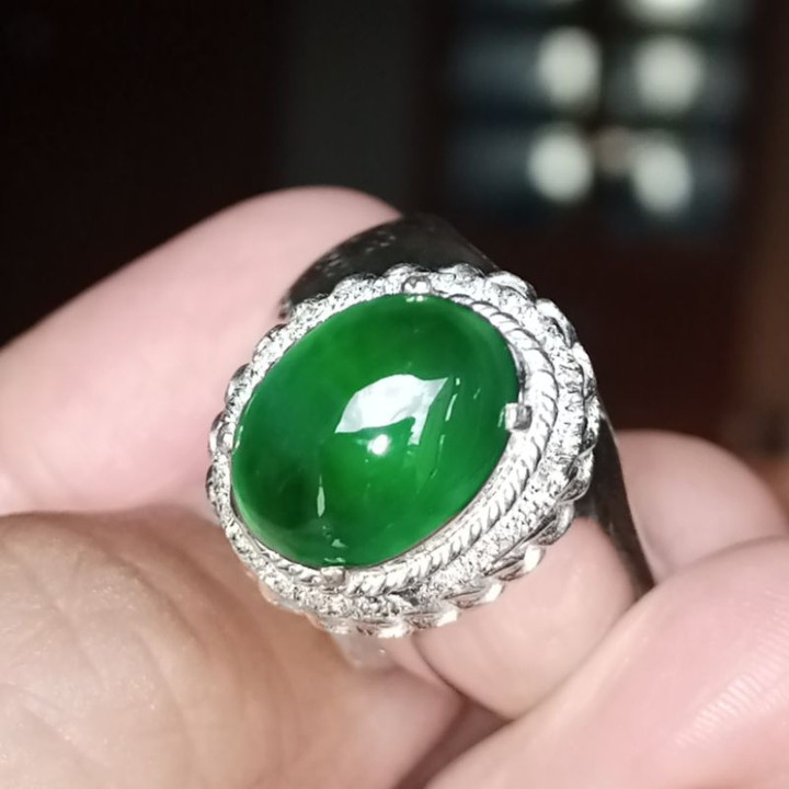 Jadeite verte impériale - Pierre précieuse naturelle de type A