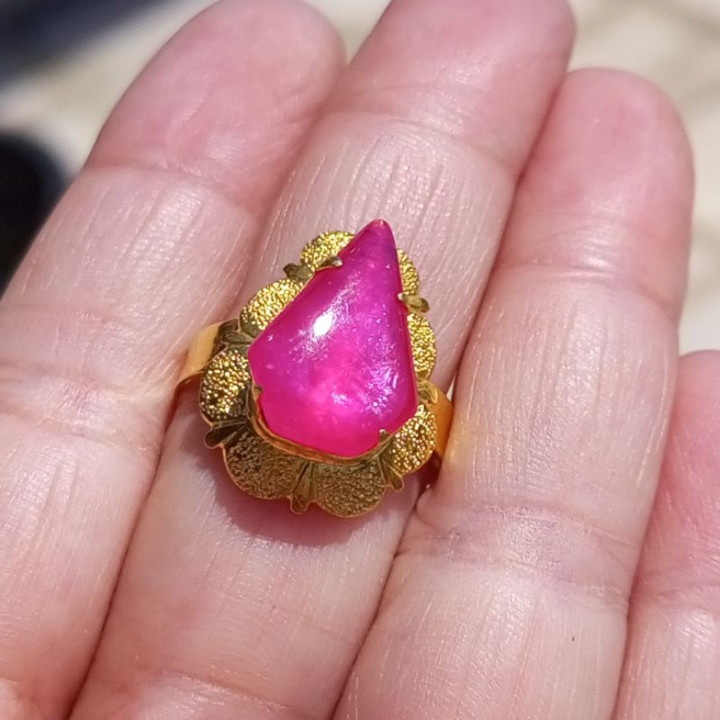 Sparkling Natural Ruby - 4.55ct Teardrop Gemstone